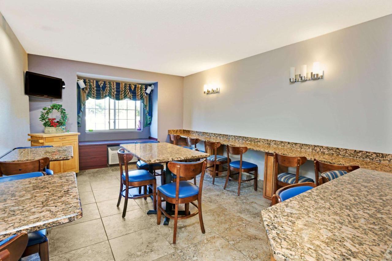 Microtel Inn & Suites By Wyndham Detroit Roseville Zewnętrze zdjęcie